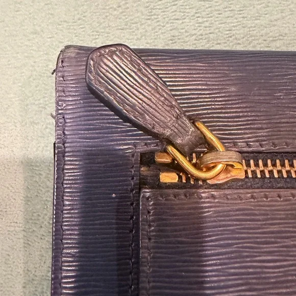 Prada Envelope Wallet in Blue Leather Flawed Gem 💎 - Picture 7 of 17